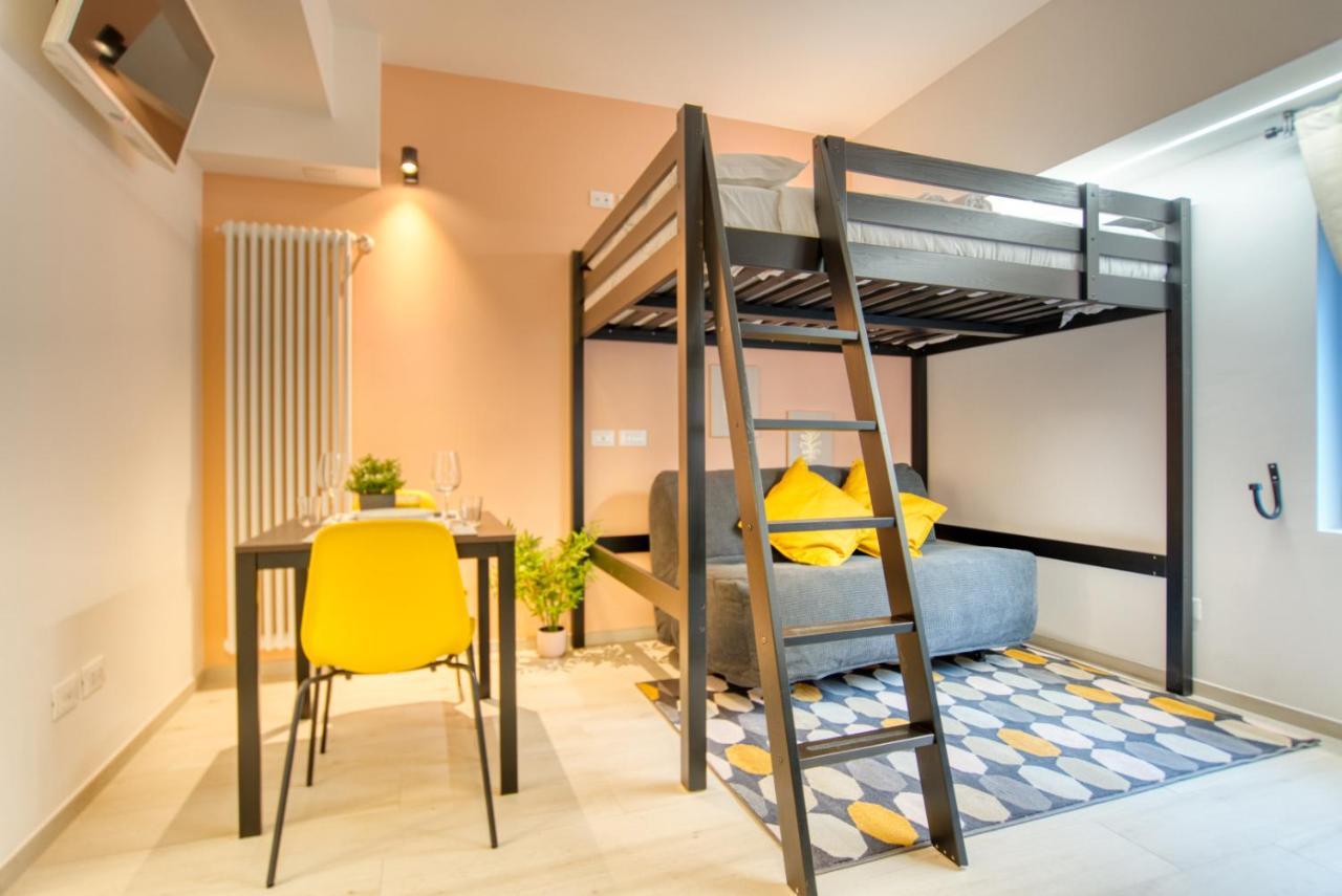 Apartment Suzzani 273 Mailand