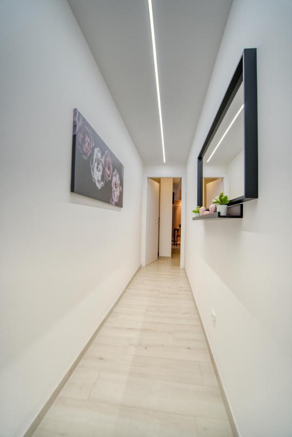 Suzzani 273 * Mailand